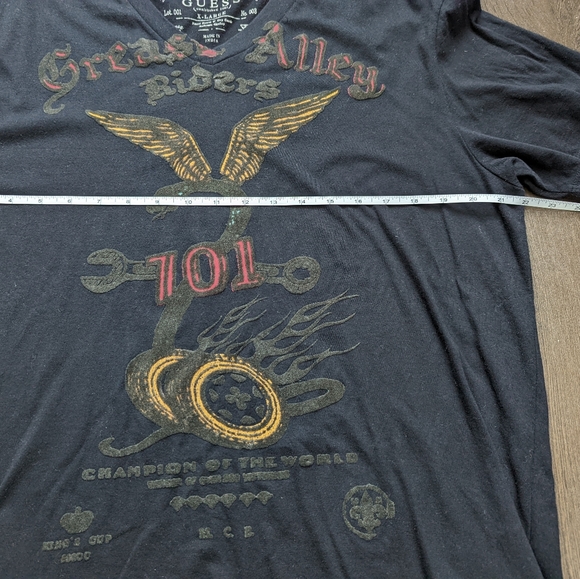 EUC Guess V-neck - Picture 3 of 6